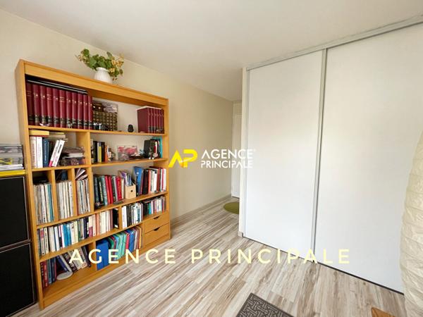 ARGENTEUIL, 5 minutes à pied de la gare du centre ville, Appartement de 4 pièces 3 chambres avec balcon et 2 places de parkings . €275 000 ** - Référence 4492