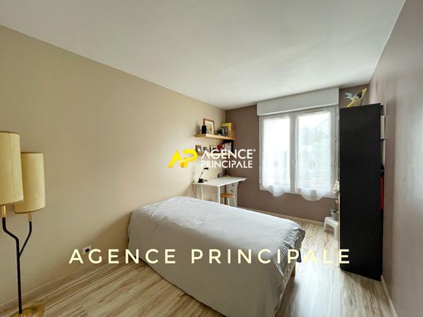 ARGENTEUIL, 5 minutes à pied de la gare du centre ville, Appartement de 4 pièces 3 chambres avec balcon et 2 places de parkings . €275 000 ** - Référence 4492