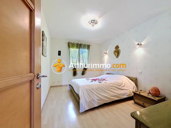 Vente                                                      Maison
                        
                     5 pièces                      145 m2                     à Ruy-Montceau