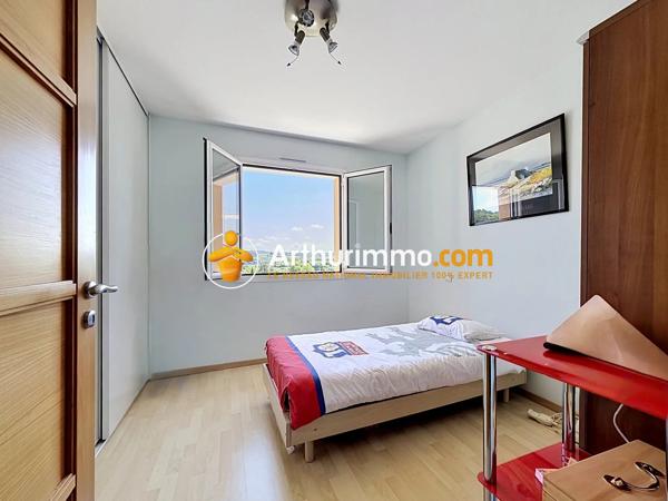 Vente                                                      Maison
                        
                     5 pièces                      145 m2                     à Ruy-Montceau