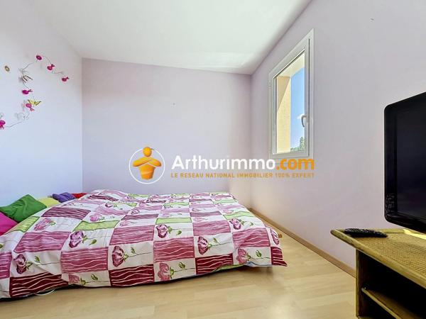 Vente                                                      Maison
                        
                     5 pièces                      145 m2                     à Ruy-Montceau