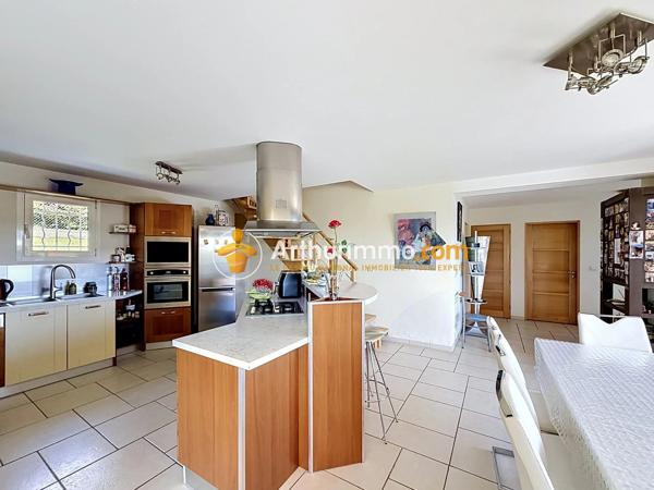 Vente                                                      Maison
                        
                     5 pièces                      145 m2                     à Ruy-Montceau