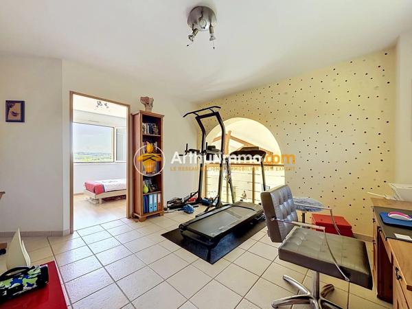 Vente                                                      Maison
                        
                     5 pièces                      145 m2                     à Ruy-Montceau