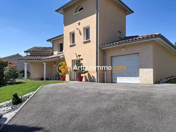 Vente                                                      Maison
                        
                     5 pièces                      145 m2                     à Ruy-Montceau