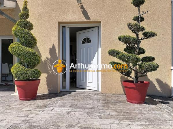 Vente                                                      Maison
                        
                     5 pièces                      145 m2                     à Ruy-Montceau