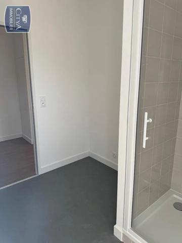 Appartement à louer 3 pièces 61.38m² Blaye (33390)