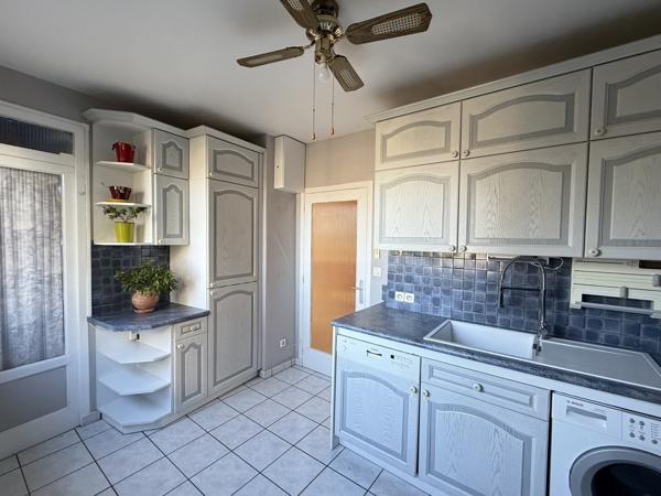 Appartement 3 chambres traversant proche Marcombes