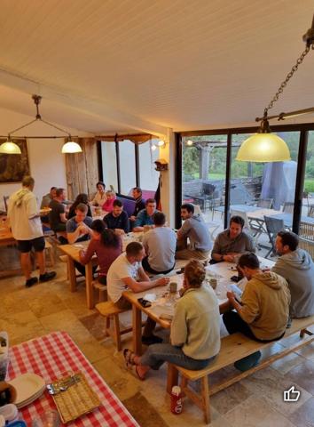 LA PALUD SUR VERDON Gite avec cuisine professionnelle, piscine.