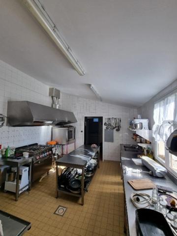 LA PALUD SUR VERDON Gite avec cuisine professionnelle, piscine.