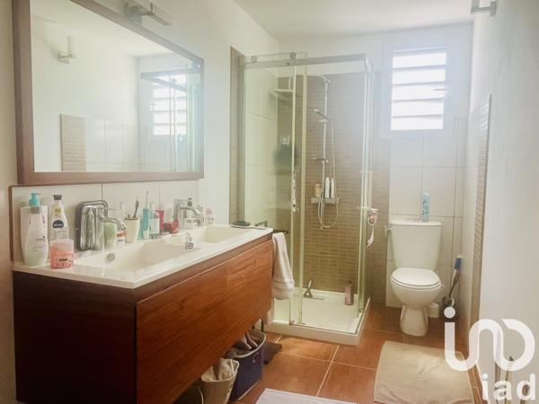 Maison 6 pièces de 220 m² à Le Tampon (97430)