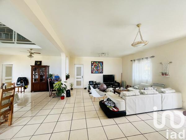 Maison 6 pièces de 220 m² à Le Tampon (97430)