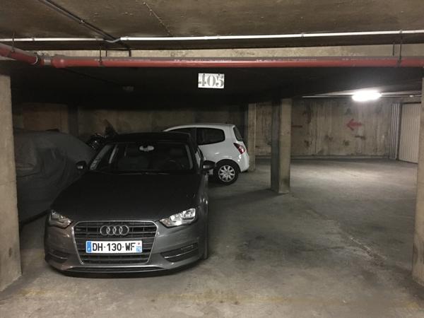 PARKING DEUX VOITURES 18.2M2 INTERIEUR SECURISE TELECOMMANDE PARIS 14