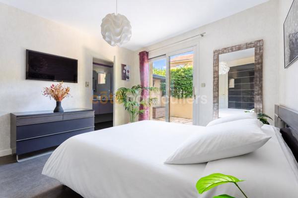 Vente
                Maison218 m² - 7 Pièces -
                    BLANZAT (63112)