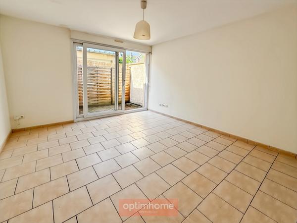 Studio avec extérieur à deux pas de la gare – Disponible immédiatement !