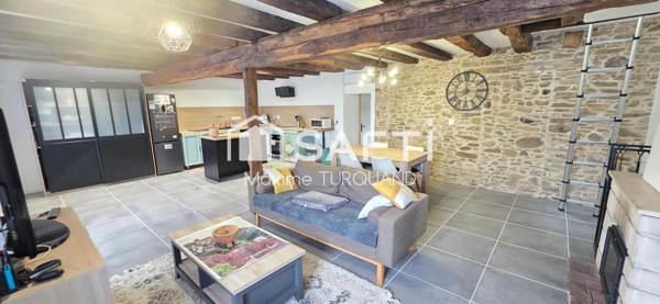 Longère rénovée, 126m², 4 chambres, atelier, 1670m² de terrain.