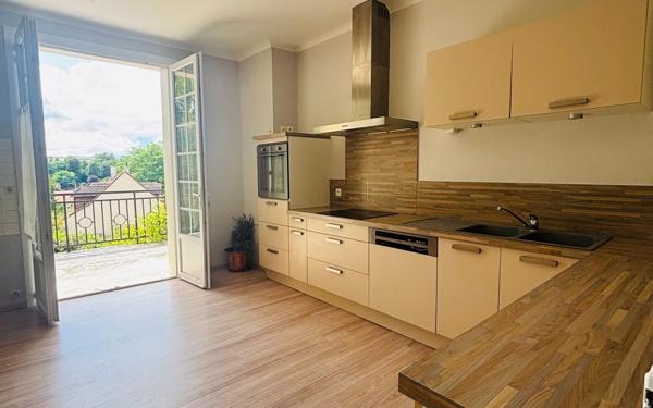 Maison à vendre    8 pièces •  Montmorillon