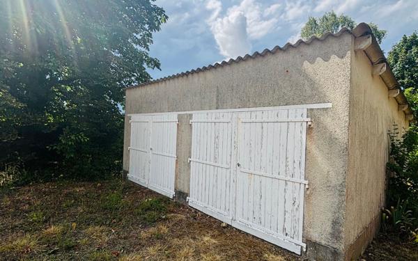 Maison à vendre    8 pièces •  Montmorillon