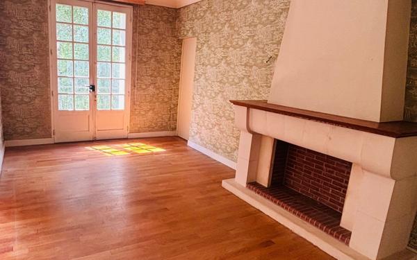 Maison à vendre    8 pièces •  Montmorillon