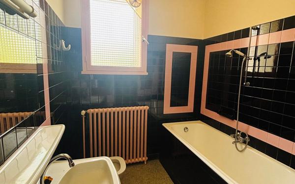 Maison à vendre    8 pièces •  Montmorillon