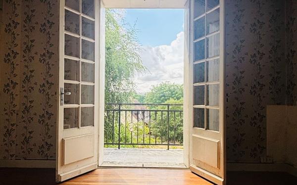 Maison à vendre    8 pièces •  Montmorillon