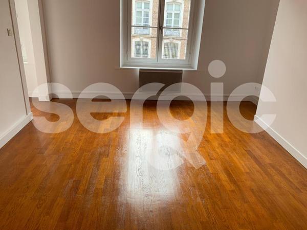 Location 1 Pieces 31 80000 Amiens 25 0372 01 0001