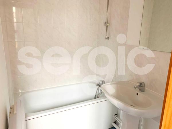 Location 1 Pieces 31 80000 Amiens 25 0372 01 0001