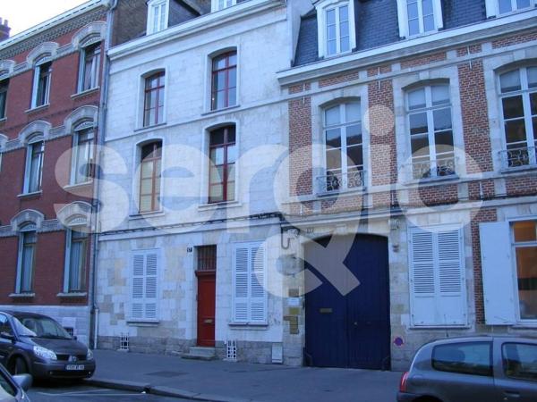 Location 1 Pieces 31 80000 Amiens 25 0372 01 0001