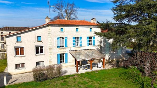 Maison en pierre avec dépendances et T2 Bis