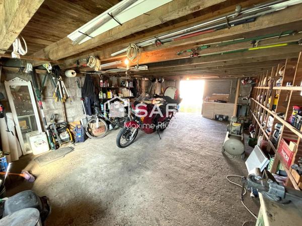 Maison en pierre avec dépendances et T2 Bis