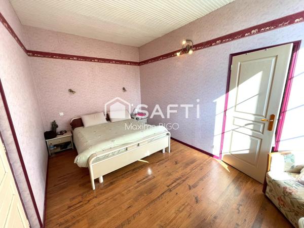 Maison en pierre avec dépendances et T2 Bis