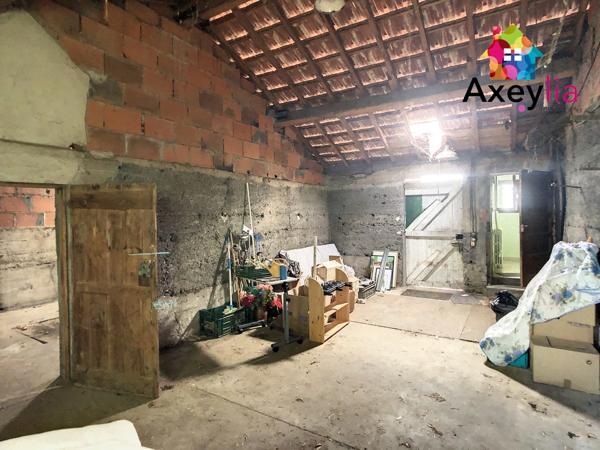 Riorges (42153) A VENDRE - RIORGES - MAISON D'HABITATION À RÉNOVER AVEC 5 CHAMBRES, DÉPENDANCES ET TERRAIN