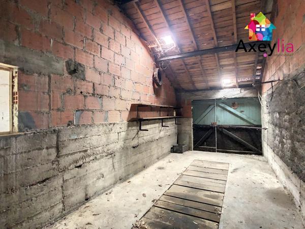 Riorges (42153) A VENDRE - RIORGES - MAISON D'HABITATION À RÉNOVER AVEC 5 CHAMBRES, DÉPENDANCES ET TERRAIN