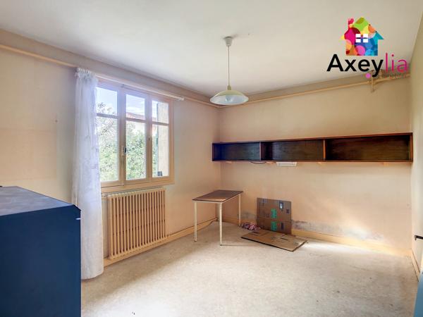 Riorges (42153) A VENDRE - RIORGES - MAISON D'HABITATION À RÉNOVER AVEC 5 CHAMBRES, DÉPENDANCES ET TERRAIN