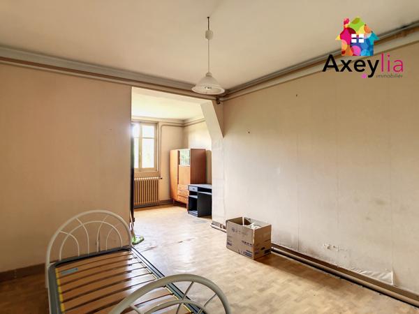 Riorges (42153) A VENDRE - RIORGES - MAISON D'HABITATION À RÉNOVER AVEC 5 CHAMBRES, DÉPENDANCES ET TERRAIN