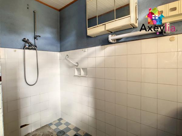 Riorges (42153) A VENDRE - RIORGES - MAISON D'HABITATION À RÉNOVER AVEC 5 CHAMBRES, DÉPENDANCES ET TERRAIN