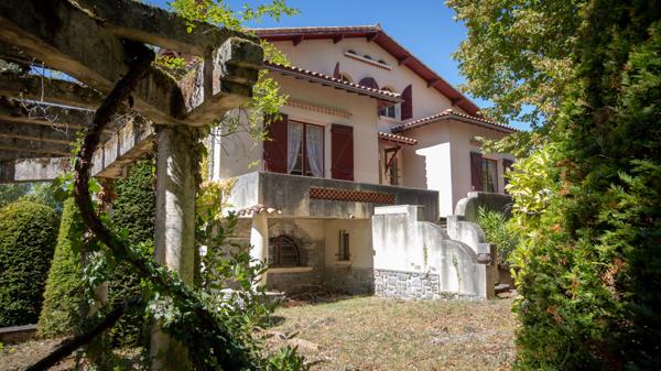 Mauvezin (32120) Exclusivité : Maison de + de 13 pièces, 8 chambres + 1 bureau,