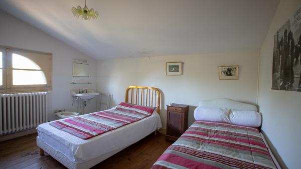 Mauvezin (32120) Exclusivité : Maison de + de 13 pièces, 8 chambres + 1 bureau,