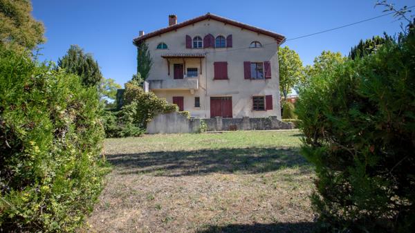 Mauvezin (32120) Exclusivité : Maison de + de 13 pièces, 8 chambres + 1 bureau,