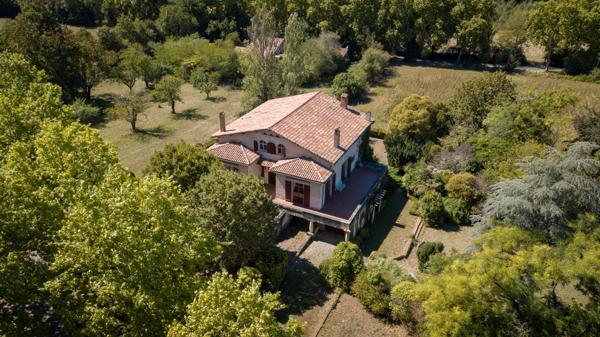 Mauvezin (32120) Exclusivité : Maison de + de 13 pièces, 8 chambres + 1 bureau,