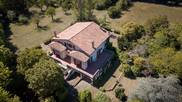 Mauvezin (32120) Exclusivité : Maison de + de 13 pièces, 8 chambres + 1 bureau,