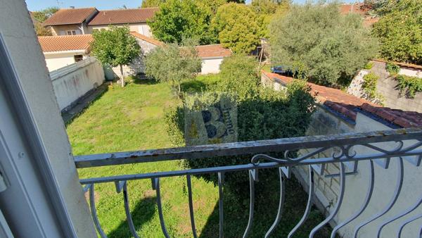 Vente maison de ville Soyaux (16800), 144.00m² avec 5 pièce(s) dont 3 chambre(s) sur 377.00m² de terrain. Agence Allard Brimeaud