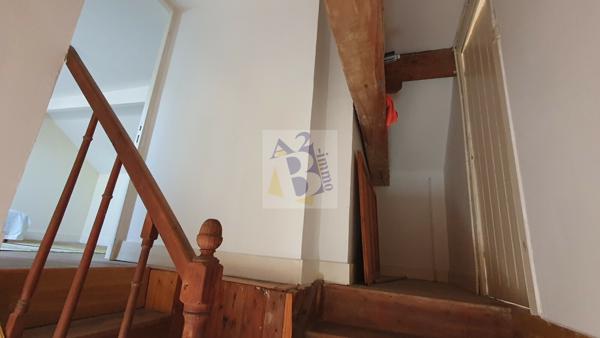 Vente maison de ville Soyaux (16800), 144.00m² avec 5 pièce(s) dont 3 chambre(s) sur 377.00m² de terrain. Agence Allard Brimeaud