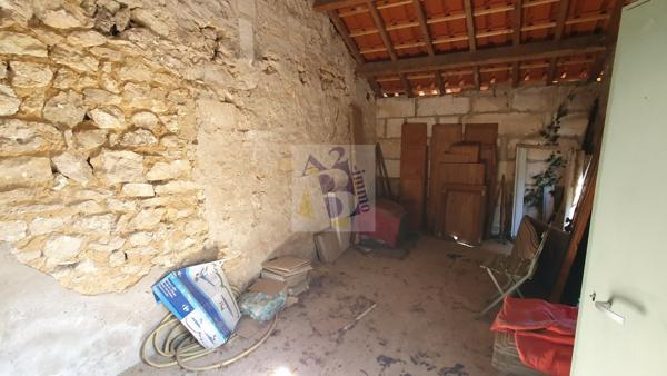 Vente maison de ville Soyaux (16800), 144.00m² avec 5 pièce(s) dont 3 chambre(s) sur 377.00m² de terrain. Agence Allard Brimeaud