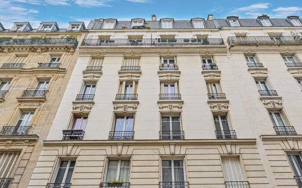 Appartement à vendre    1 pièce • 23,50 m2 Paris 20