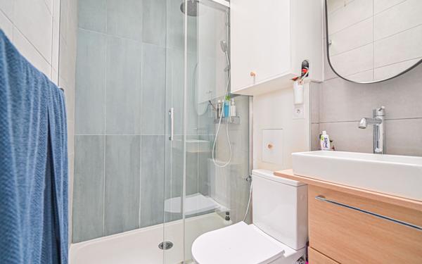 Appartement à vendre    1 pièce • 23,50 m2 Paris 20