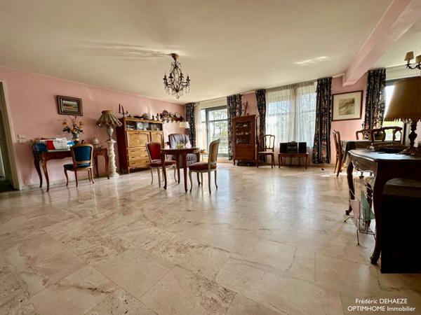 Exclusivité – Élégance et lumière dans le prestigieux Domaine du Ginkgo à Lambersart