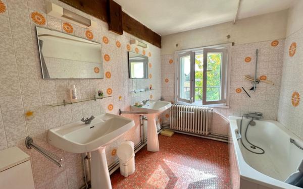 Maison à vendre    9 pièces •  Langon