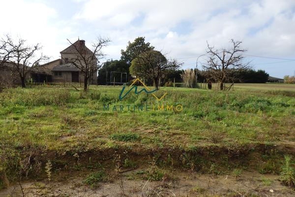 A VENDRE TERRAIN VIABILISE A LEVIGNAC DE GUYENNE