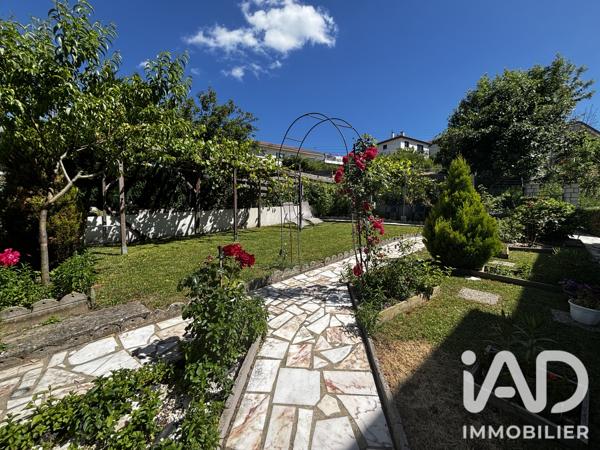 Maison à vendre 7 pièces 140 m² Le Chambon-Feugerolles