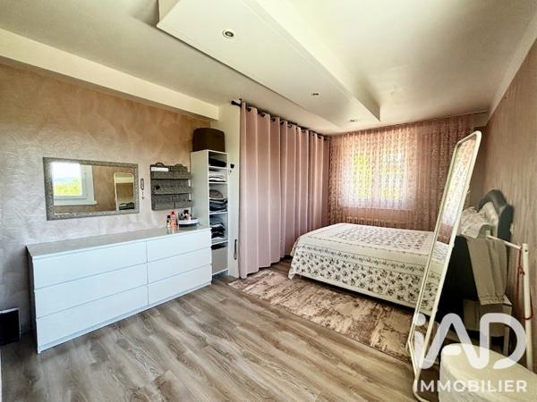 Maison à vendre 7 pièces 140 m² Le Chambon-Feugerolles